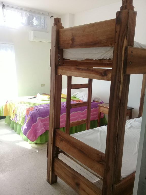 Hostel Quintonido คาราวากวา ภายนอก รูปภาพ